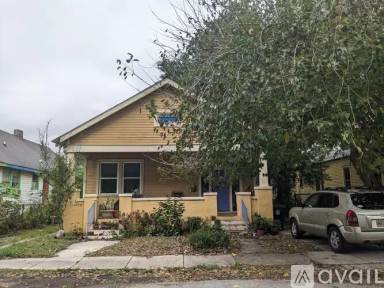 Main picture of 5421 Burgundy St