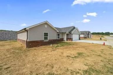Main picture of 311 Oak Grove Cir