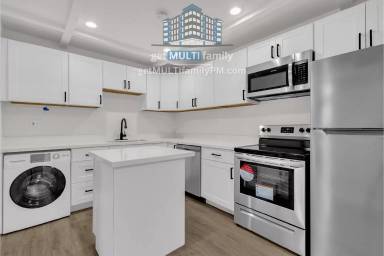 Main picture of 325 N 17th Dr