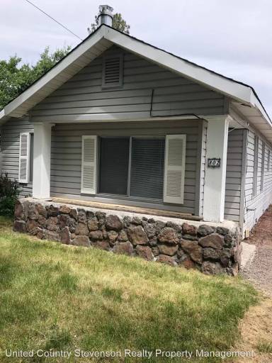 Main picture of 802 W 3rd St