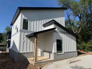 Main picture of 904 N Sang