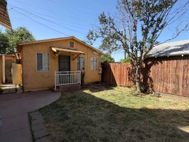 Main picture of 415 1/2 Arvin St