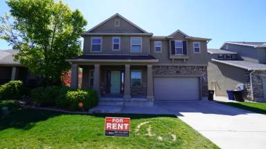 Main picture of 870 W Steeple Chase Dr