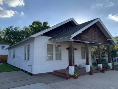 Main picture of 6816 Sherman St