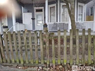 Main picture of 307 W 34th St
