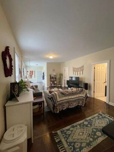 Main picture of 520 E Chambers St