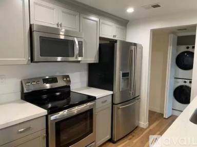 Main picture of 2400 Shadow Ln