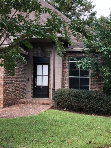 Main picture of 12 Village Dr