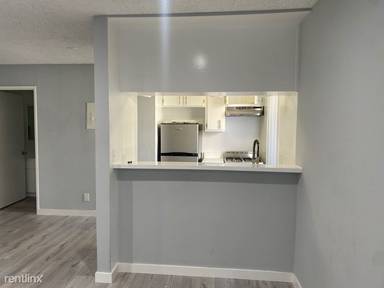 Main picture of 7044 Hawthorn Ave