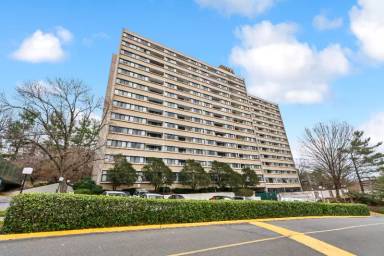 Main picture of Highpointe Condominium