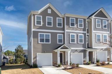 Main picture of 2710 Burgundy Star Dr