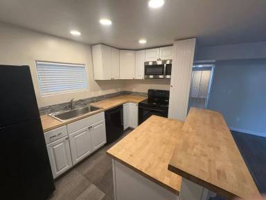 Main picture of 929 Pecks Dr