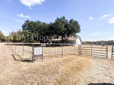 Main picture of 9008 NE County Road 2140