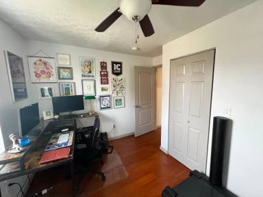Main picture of 239 42nd St