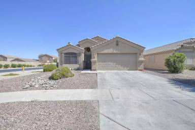 Main picture of 2228 W Broadway Ave