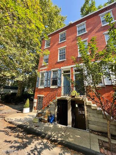 Main picture of 1925 Waverly St