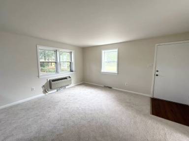Main picture of 715 1/2 Virginia Ave