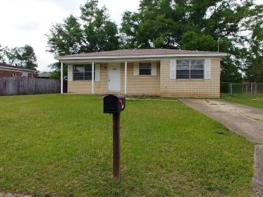 Main picture of 7100 Moore Ave