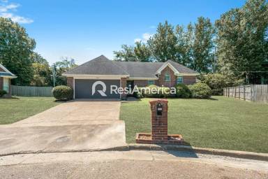 Main picture of 5476 Forest Creek Cv