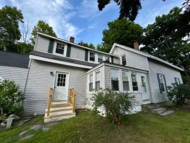 Main picture of 121 E Main St