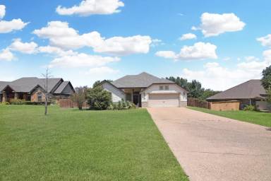 Main picture of 176 Presa Dr