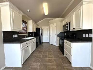 Main picture of 2019 87th St