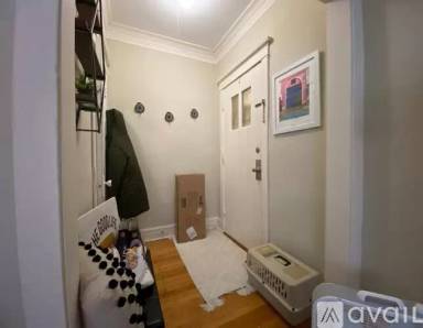 Main picture of 801-13 W Cornelia Ave