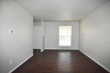 Main picture of 3921 Olympia St