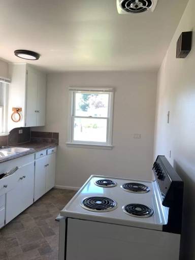 Main picture of 1597 Cloverlawn Dr