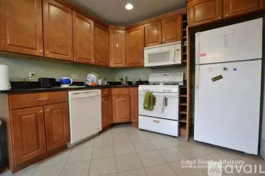 Main picture of 250 Allston St