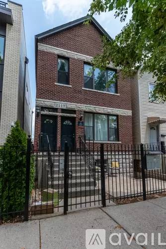 Main picture of 2117 N Point St