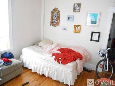 Main picture of 165 Kelton St