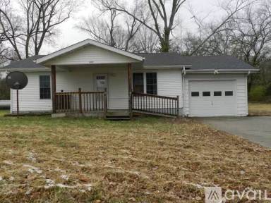 Main picture of 204 Dyer St