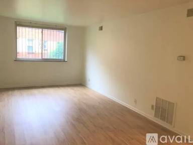 Main picture of 5710 Phillips Ave