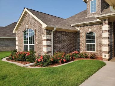 Main picture of 4810 Falcon Crest Blvd