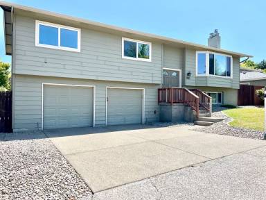 Main picture of 4142 NE 130th Pl