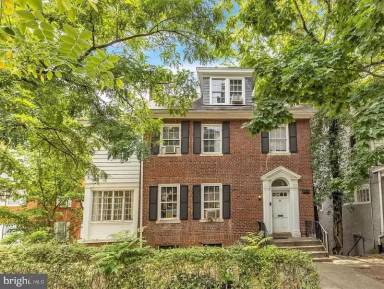 Main picture of 2715 Wisconsin Ave NW