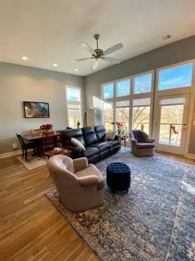 Main picture of 3923 Kenwood Avenue - A