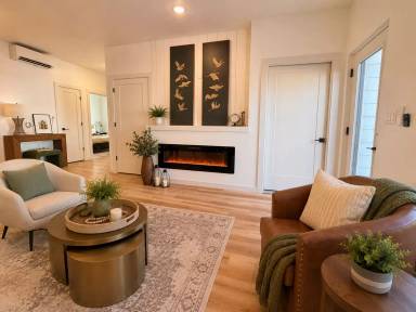 Main picture of 326 Fox Dr