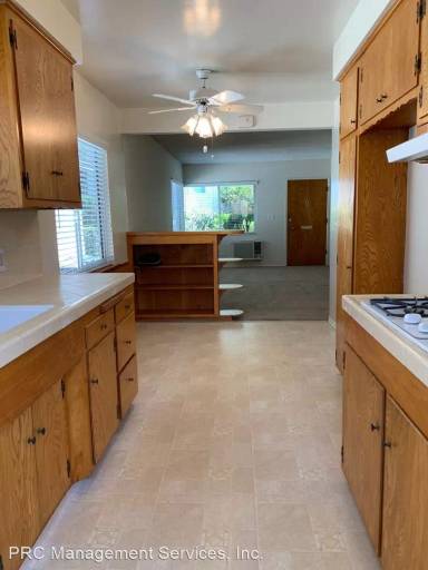 Main picture of 734 E Magnolia Blvd