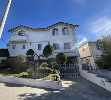 Main picture of 10208 Pinewood Ave