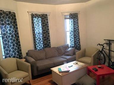 Main picture of 348 Faneuil St