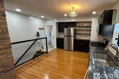 Main picture of 534 Madison Ave