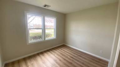 Main picture of 5217 N Hamilton Rd
