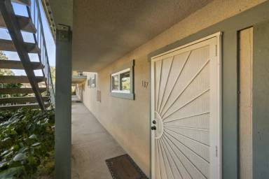 Main picture of 4651 Pico St