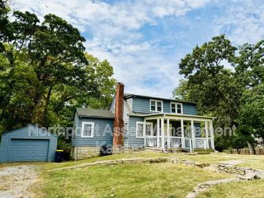 Main picture of 7570 Olive St