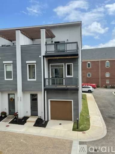 Main picture of 325 Clarendon Ct SE