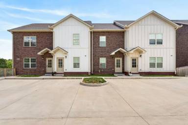 Main picture of 500 Peachers Mill Rd