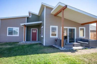 Main picture of 810 N 13th St