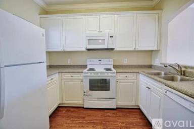 Main picture of Davis Oaks Condominiums